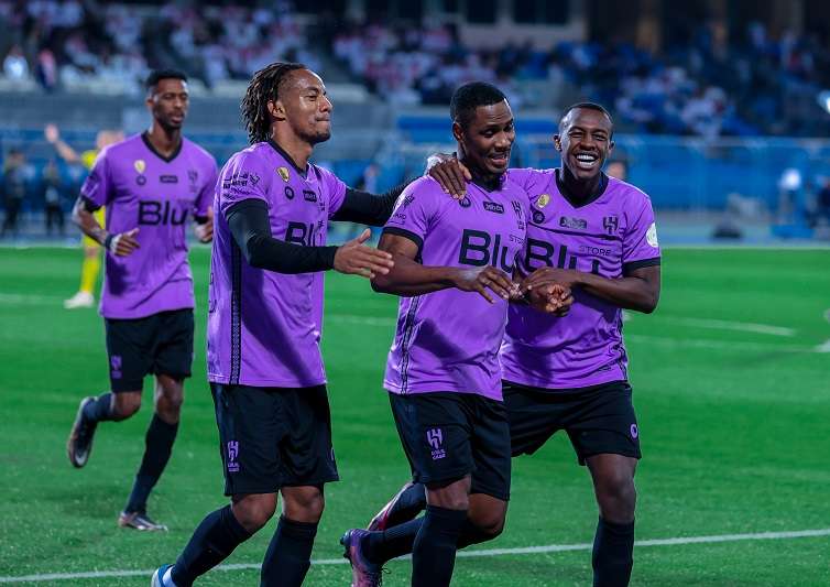 لاعبو الهلال