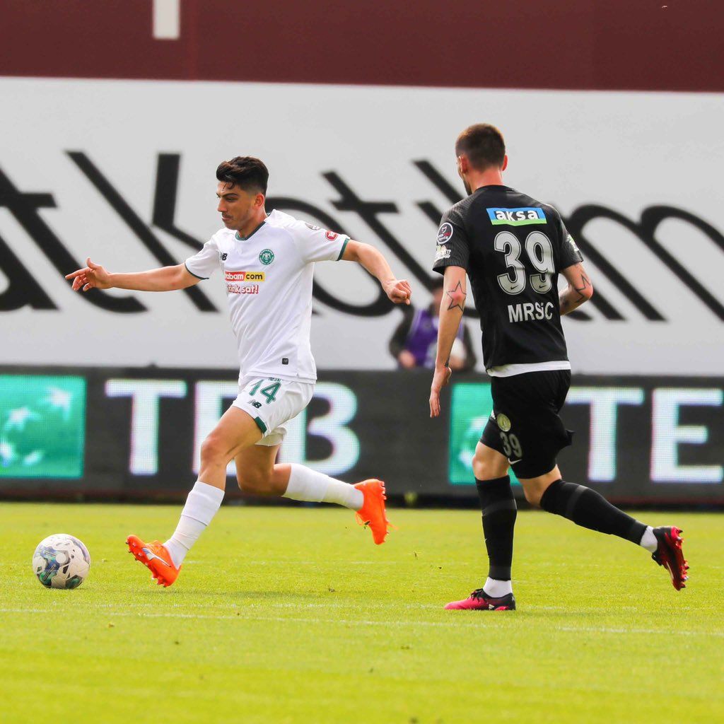 جانب من اللقاء (نقلا عن حساب الفريق على تويتر)