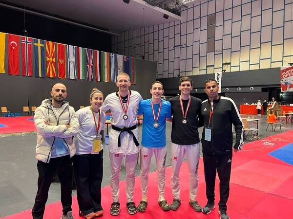 من تتويج اللاعبين في بطولة النمسا