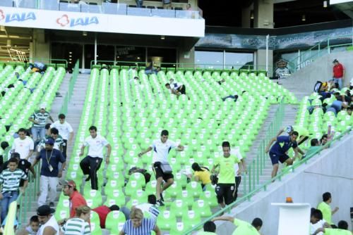 2011-08-21t043501z_01_hnr12_rtridsp_3_mexico-shooting_reuters