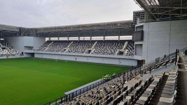 ارضية الملعب