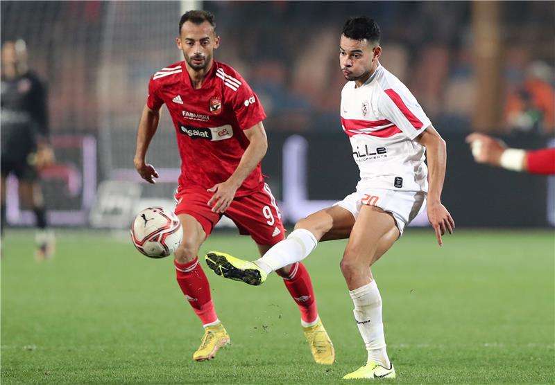 من قمة الأهلي والزمالك