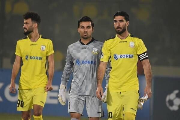 أحمد إبراهيم (أقصى اليمين)