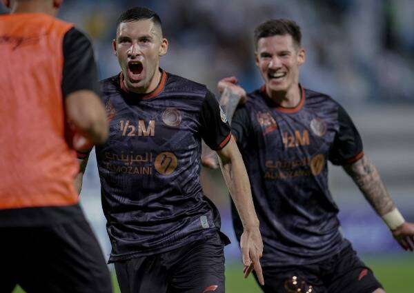 لاعبو الشباب