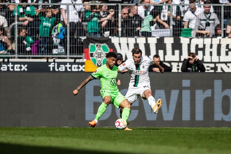 من اللقاء (نقلا عن حساب مونشنغلادباخ علي تويتر)