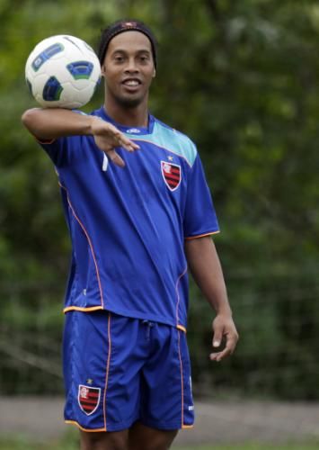 2011-08-18t203423z_01_rjo105_rtridsp_3_soccer-brazil-squad_reuters