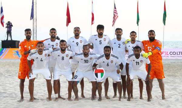 لاعبو منتخب الإمارات