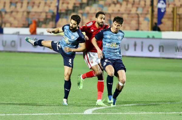 كهربا أمام بيراميدز