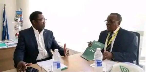 من لقاء وزير رياضة الكونغو مع الاتحاد الإفريقي