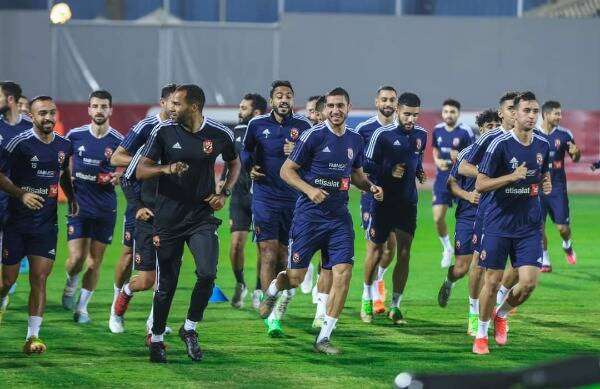 لاعبو الأهلي