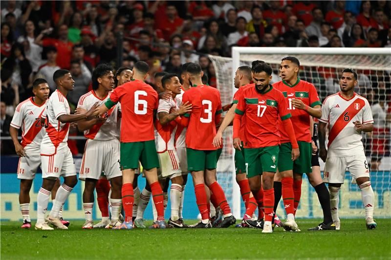 منتخب المغرب خلال مواجهة البيرو