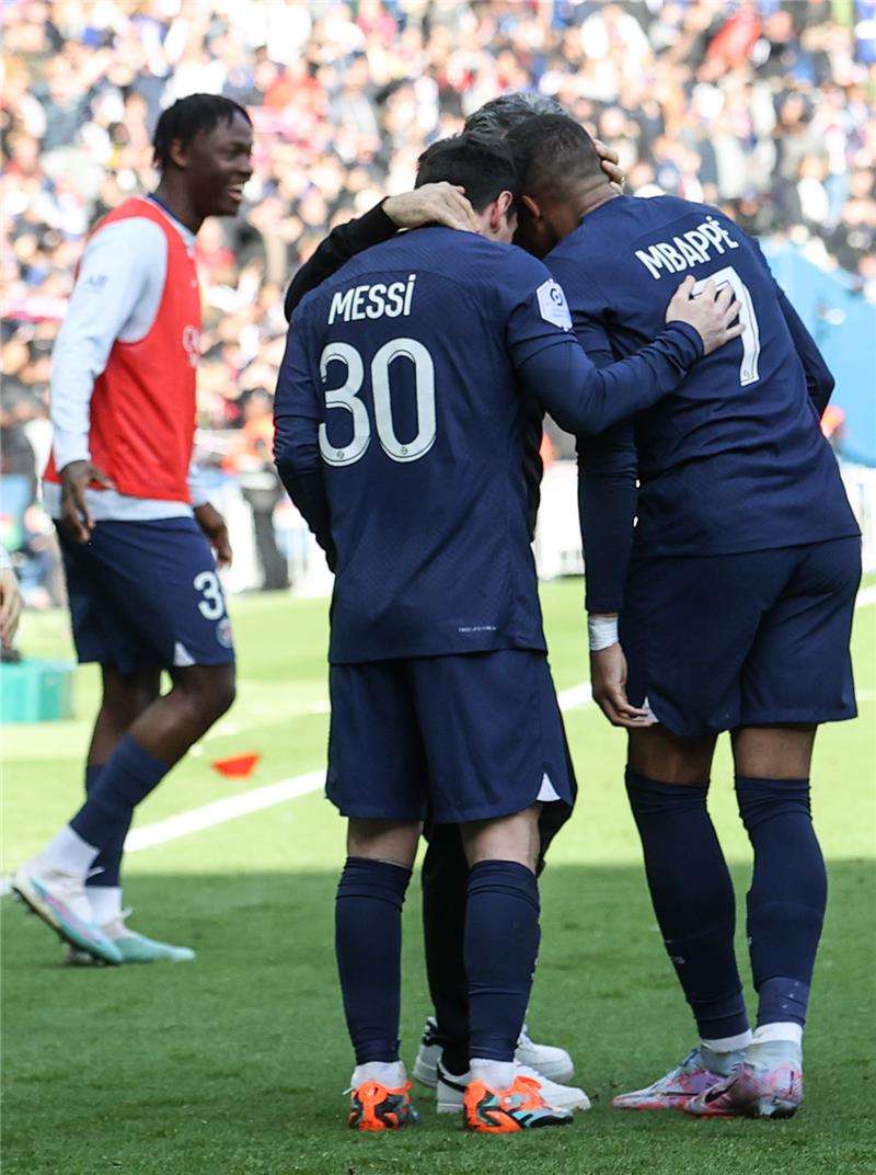 ميسي ومبابي