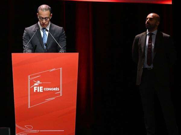 مراسم تسليم علم البطولة للمملكة