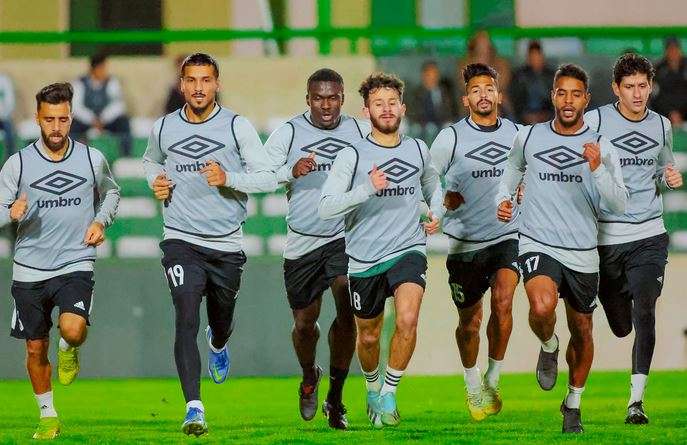 لاعبو الأهلي طرابلس