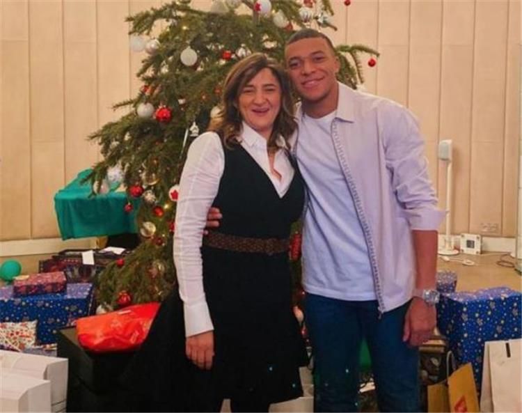 مبابي ووالدته