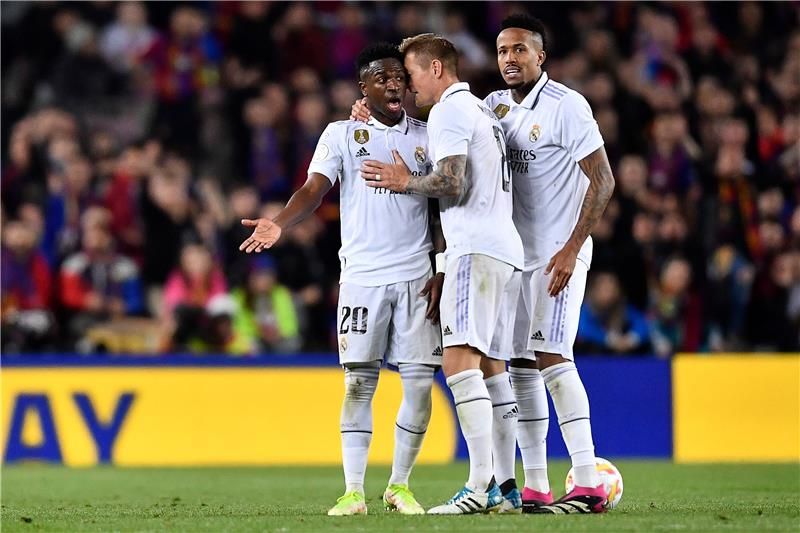 كروس وفينيسيوس