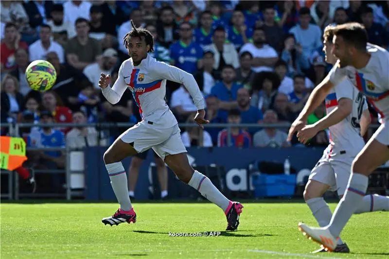 ?i=afp%2f20230416%2f20230416-afp_33db7pv_afp