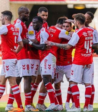 فرحة لاعبي براجا