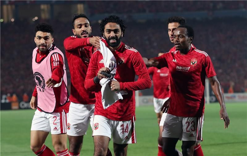 لاعبو الأهلي