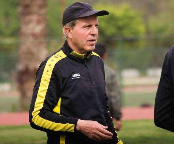 أيمن الحكيم