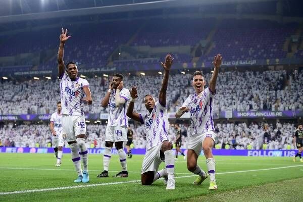 لاعبو العين