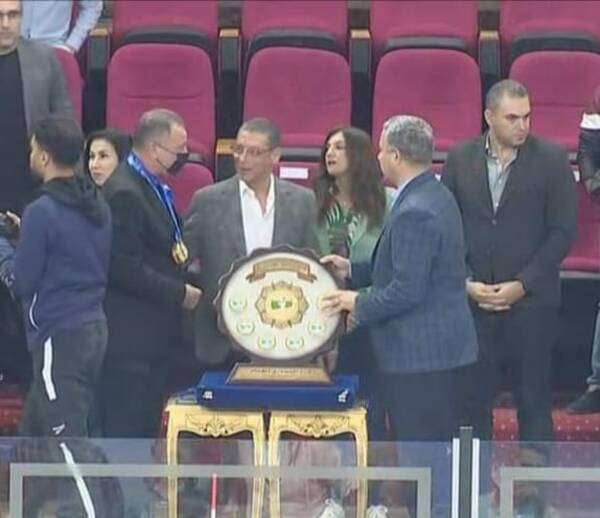 الخطيب خلال التتتويج