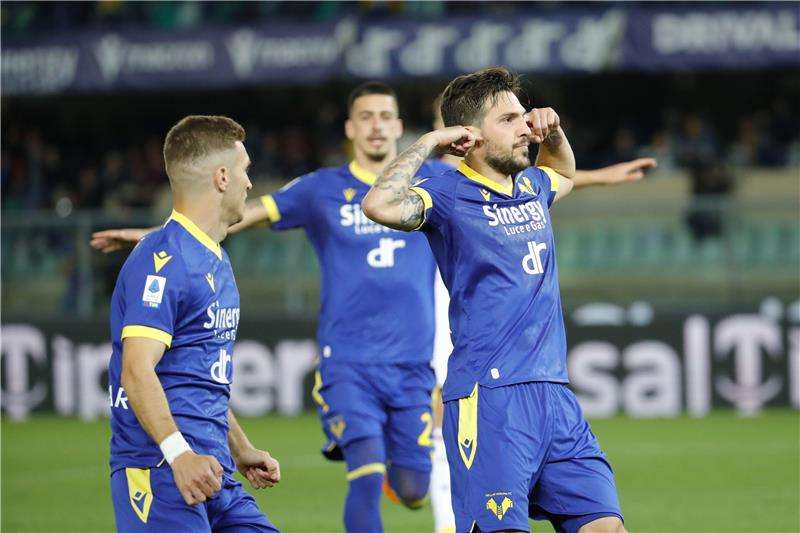 لاعبو فيرونا