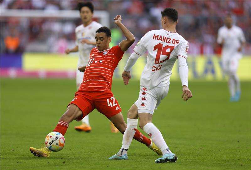 لقاء سابق بين بايرن ميونخ وماينز