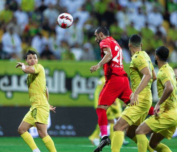 لقاء سابق بين الفريقين