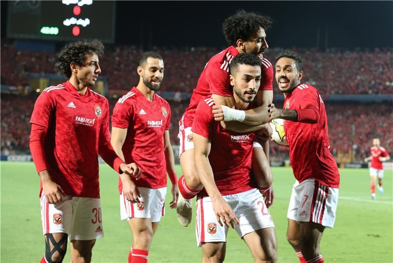 لاعبو الأهلي