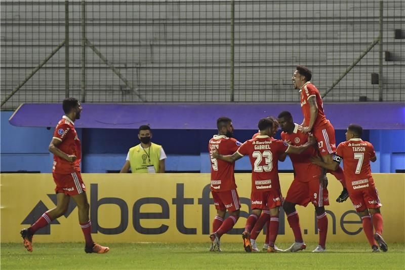 لاعبو إنترناسيونال