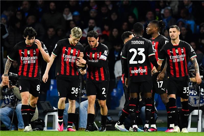 لاعبو ميلان