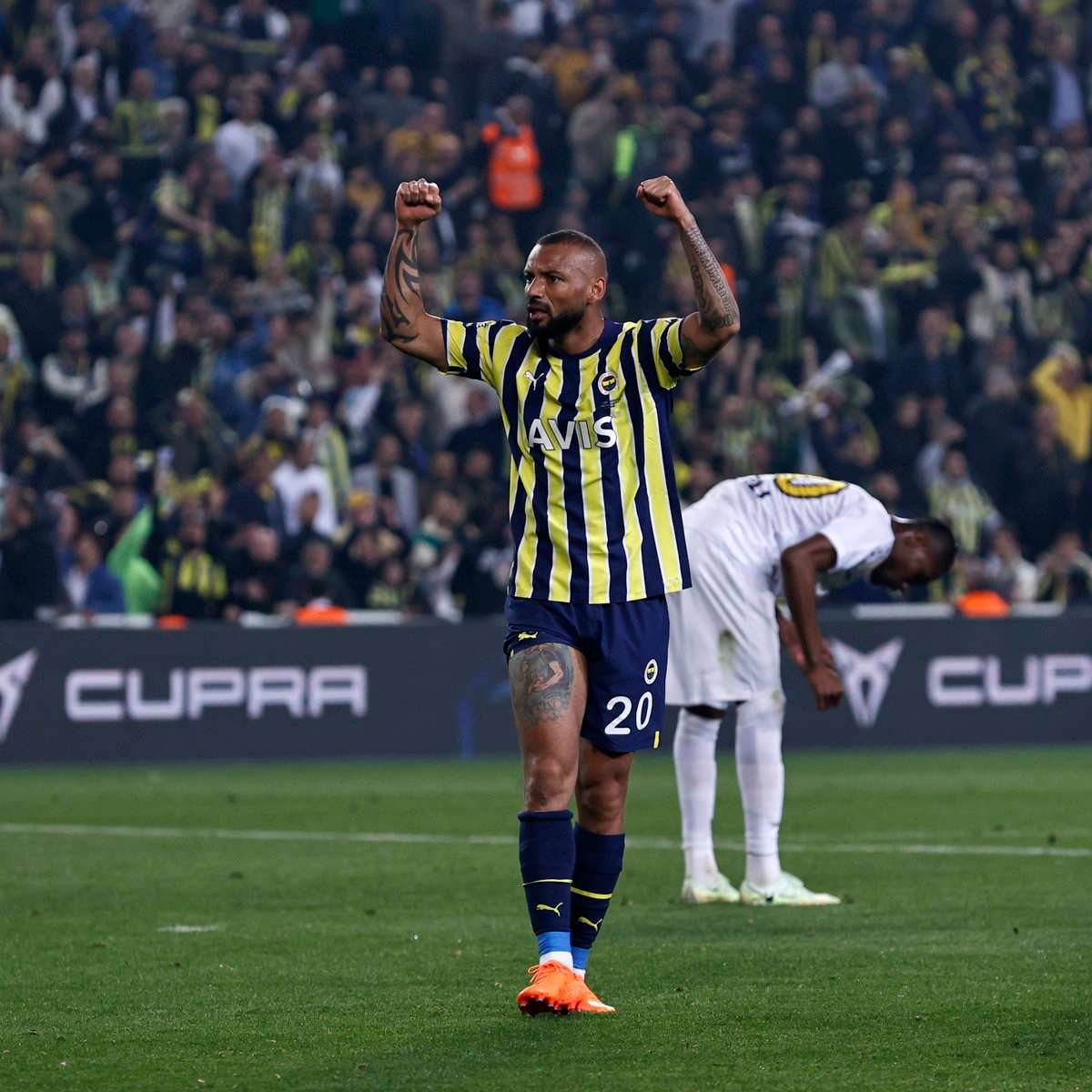 جانب من اللقاء (نقلا عن حساب الفريق على تويتر)