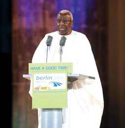 لامين دياك رئيس الإتحاد الدولي