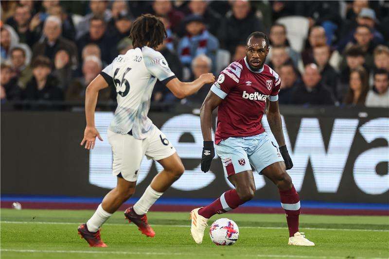 أرنولد (جهة اليسار)