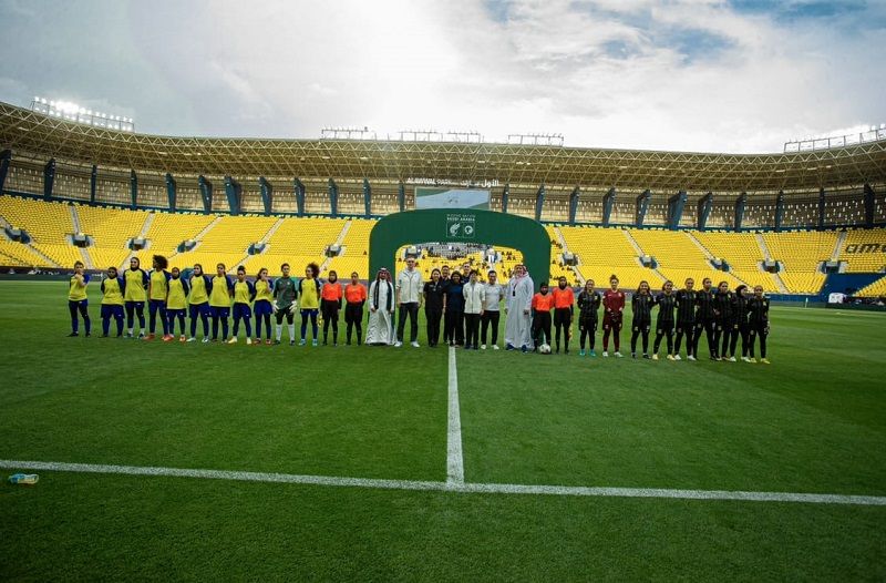 الوفد الآسيوي في لقاء النصر والاتحاد