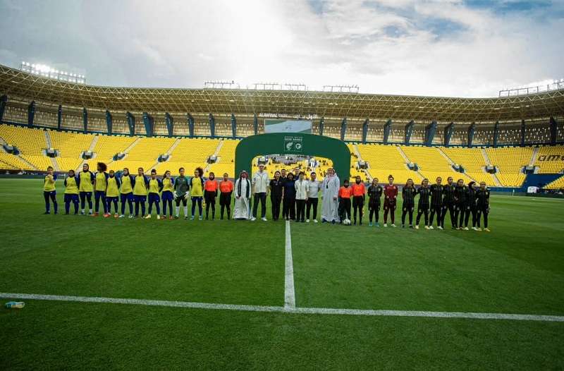 الوفد الآسيوي في لقاء النصر والاتحاد