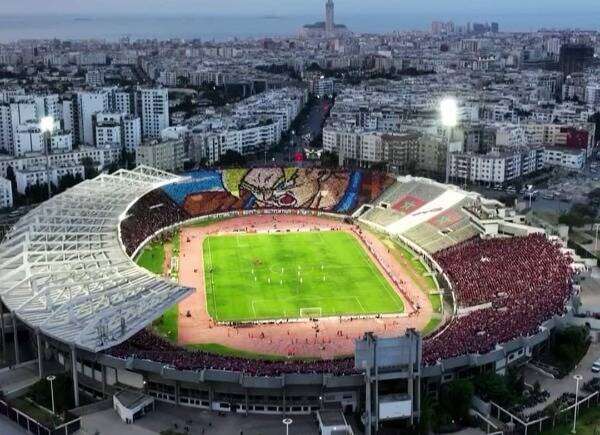 صورة خارجية لملعب المباراة