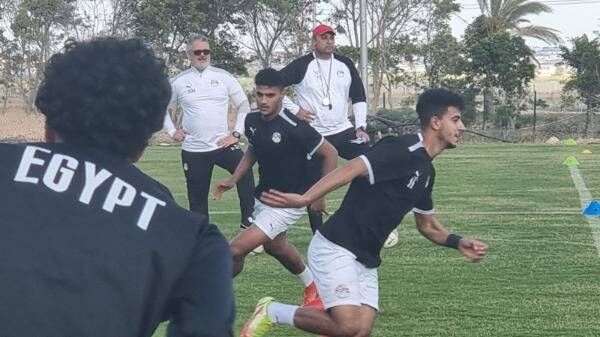 ميكالي في تدريبات المنتخب الأولمبي