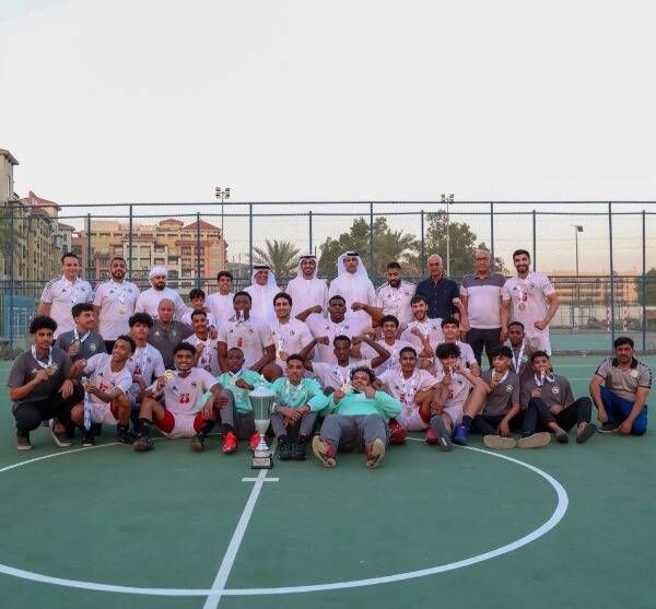 من التتويج