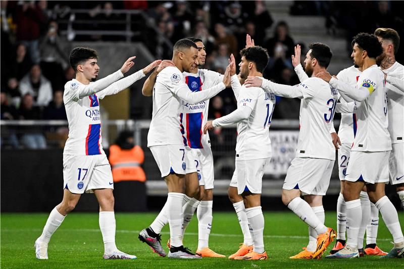 لاعبو باريس سان جيرمان