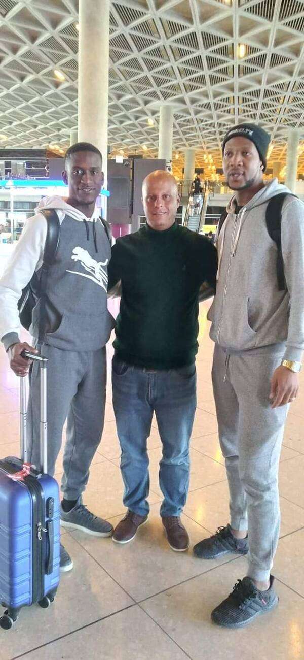 لحظة وصول المحترفين