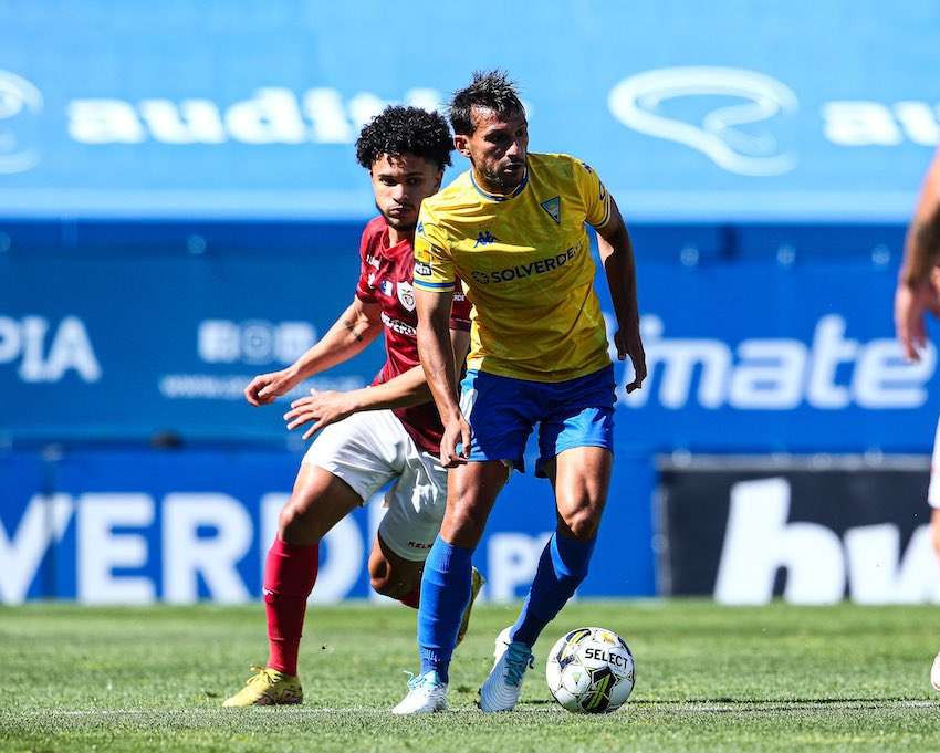 جانب من اللقاء (نقلا عن حساب الفريق على تويتر)