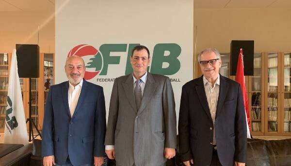 من الاجتماع