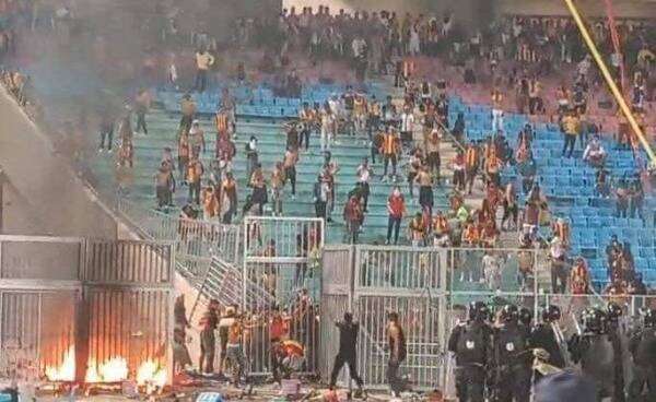 جانب من أحداث الشغب