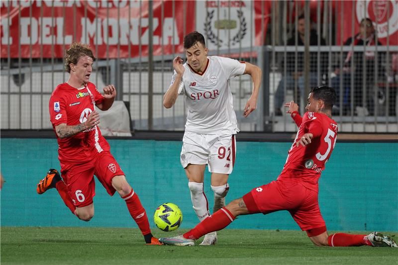 أرماندو إيتزو