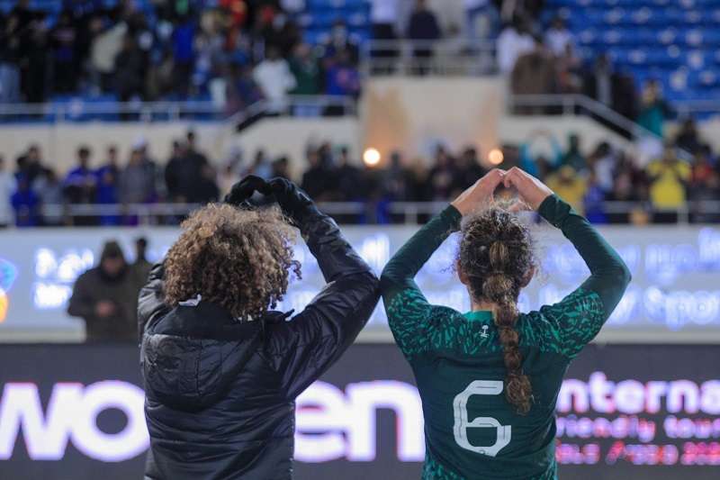 مريم التميمي وصبا توفيق مع الجمهور