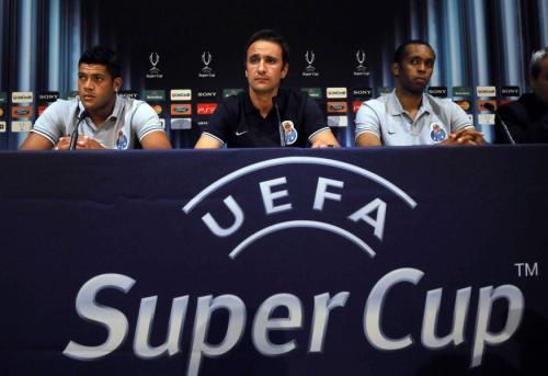 2011-08-25t150314z_01_jpa01_rtridsp_3_soccer-supercup_reuters