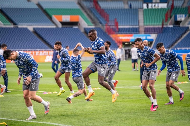 من تدريبات لاعبي الهلال