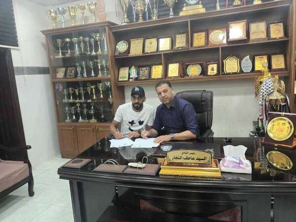 من توقيع اللاعبين